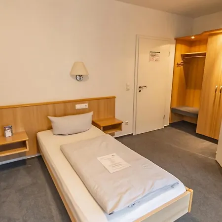 فندق Hotel-gasthof Zum Ritter 3*