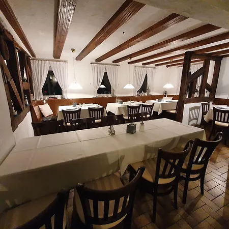 فندق Hotel-gasthof Zum Ritter 3*